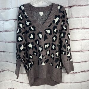 A New Day Oversized Sweater SZ M Leopard Print Soft V Neck Gray Black White Warm